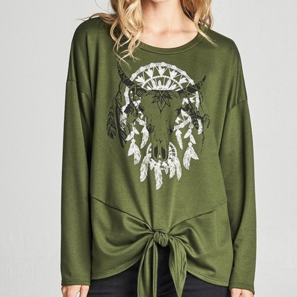 CASUAL BULL PRINT TOP - Picture 2 of 3